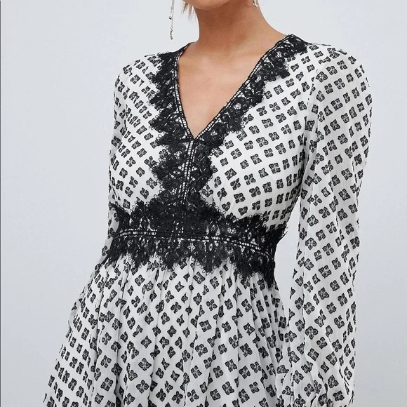 FOREVER NEW Size 8 Mini Dress With Lace Trim Excellent Cond! - Picture 3 of 10